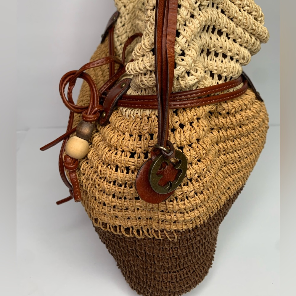 Lucky brand Boho straw rattan brown drawstring bucket bag charm-leather straps - Picture 3 of 16